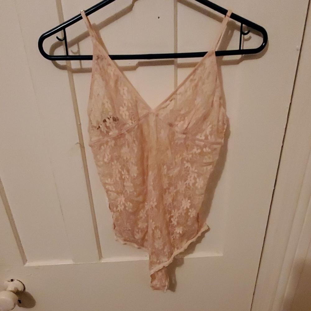 Bras/ Lingerie - Picture 6 of 8